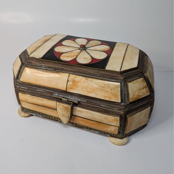 Moroccan Inlaid Bone and Brass Lidded Trinket or Jewelry Box - Picture 1 of 9